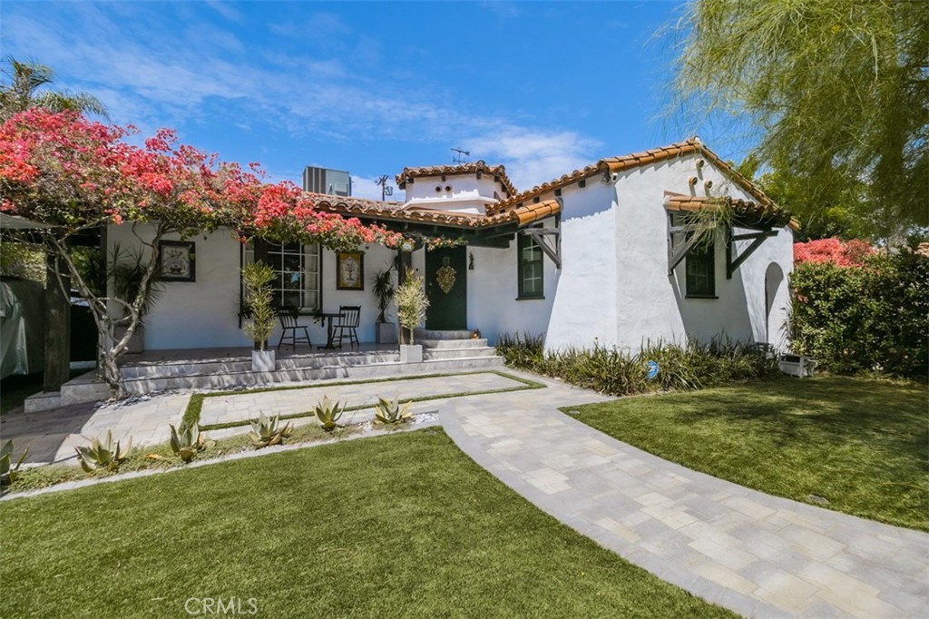 4245 Riverton Avenue