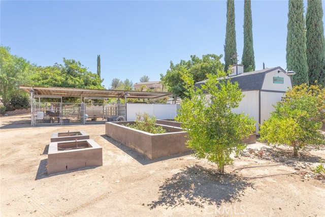 18265 Fort Lauder Lane, Perris CA: https://media.crmls.org/medias/ef59f407-7841-4061-a340-0192d9049d92.jpg