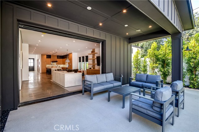 Detail Gallery Image 24 of 47 For 4734 Tobias Ave, Sherman Oaks,  CA 91403 - 4 Beds | 4/1 Baths