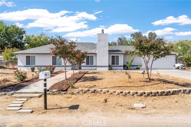 Detail Gallery Image 1 of 41 For 17768 Brook Dr, Madera,  CA 93638 - 3 Beds | 2 Baths