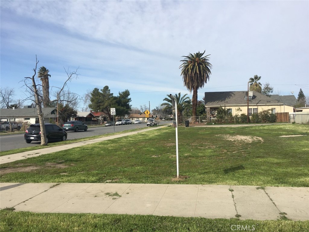 626 Flower Street, Bakersfield, CA 93305