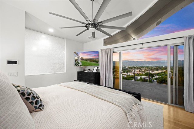3631 Sunswept Drive, Studio City CA: https://media.crmls.org/medias/ef5d3b94-5f69-4486-9786-de49722eb5c3.jpg