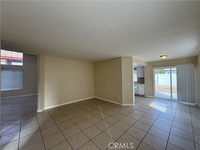 Detail Gallery Image 13 of 61 For 927 Dolphin Dr, Perris,  CA 92571 - 4 Beds | 2/1 Baths