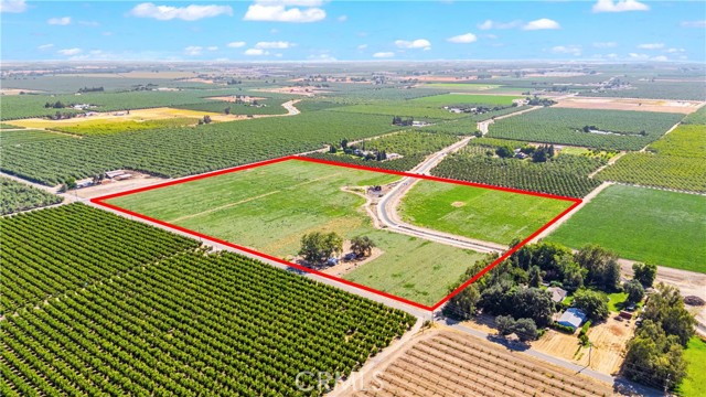 8340 West Lane, Winton CA: https://media.crmls.org/medias/ef5e1e53-269d-4f18-bfd1-e9c2b7d8b2cf.jpg