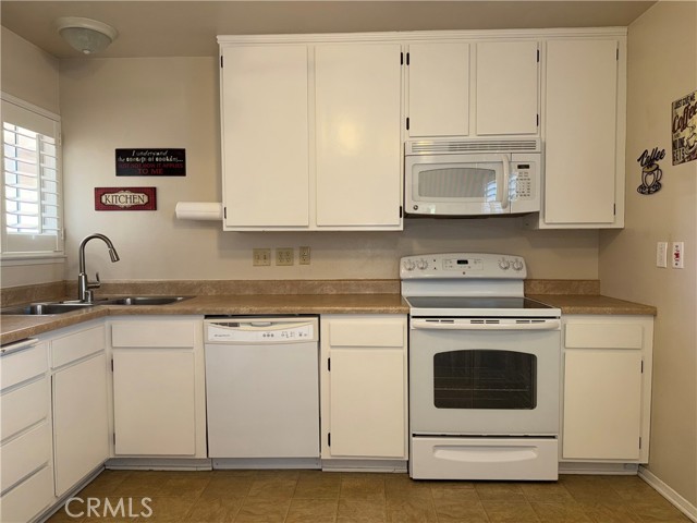 26316 Brandywine Drive, Menifee CA: https://media.crmls.org/medias/ef5e3797-03c1-4a4d-b32c-3a97b7eb5793.jpg