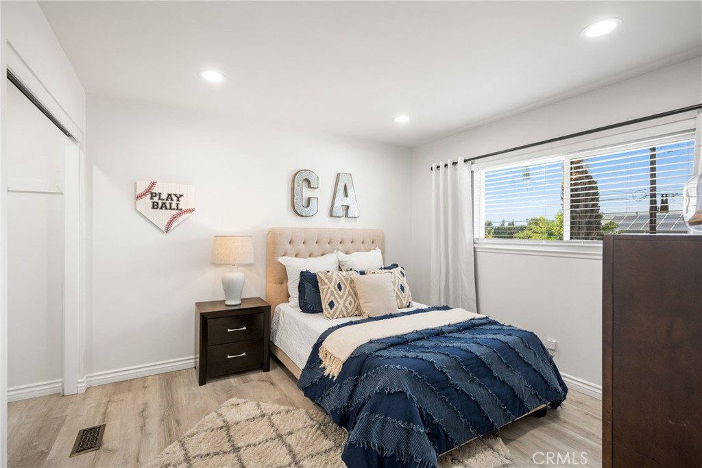 Ef5e709e B2ff 4709 8c82 05fe26754eb8