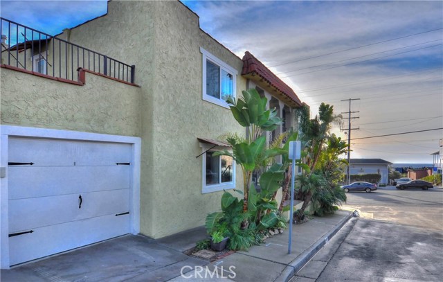 802 19th Street, Hermosa Beach, California 90254, 6 Bedrooms Bedrooms, ,4 BathroomsBathrooms,Residential,Sold,19th,SB17005663