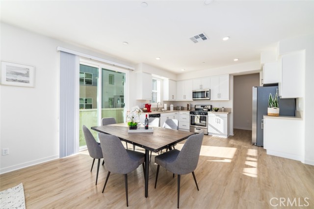 Detail Gallery Image 7 of 46 For 11037 Serene Dr, Rancho Cucamonga,  CA 91730 - 4 Beds | 2/2 Baths