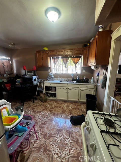 Detail Gallery Image 16 of 21 For 281 E 48th St, Los Angeles,  CA 90011 - – Beds | – Baths