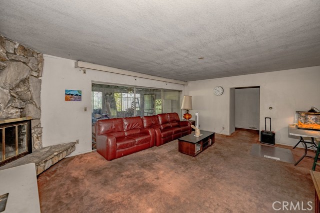 Detail Gallery Image 5 of 31 For 4715 Frieda Dr, Los Angeles,  CA 90065 - 3 Beds | 3 Baths