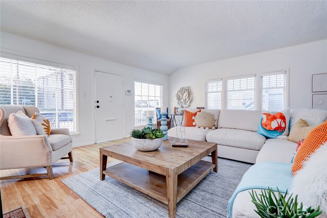 533 13th Street, Manhattan Beach, California 90266, 2 Bedrooms Bedrooms, ,1 BathroomBathrooms,Residential,Sold,13th,SB23018975