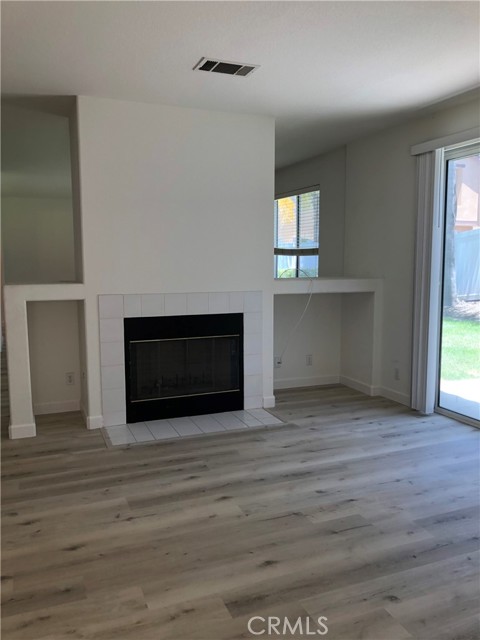 59 Eaglecreek, Irvine CA: https://media.crmls.org/medias/ef600061-6d11-4b81-b34d-251dac80e789.jpg