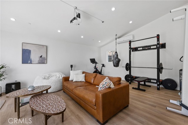 13646 1/2 Dronfield Avenue, Sylmar CA: https://media.crmls.org/medias/ef602d94-d088-4b68-a688-020de4516741.jpg