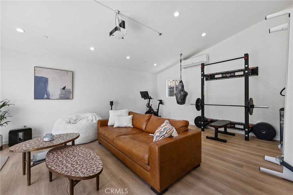 https://media.crmls.org/medias/ef602d94-d088-4b68-a688-020de4516741.jpg?preset=X-Large