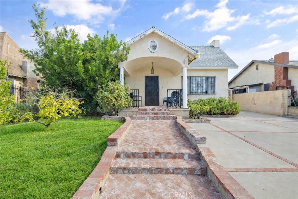 816 N Kenmore Avenue