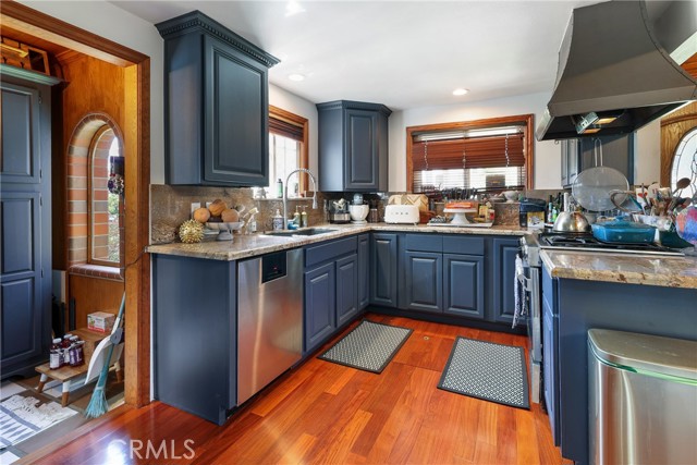 Detail Gallery Image 12 of 54 For 2642 Westminster Pl, Costa Mesa,  CA 92627 - 3 Beds | 2 Baths