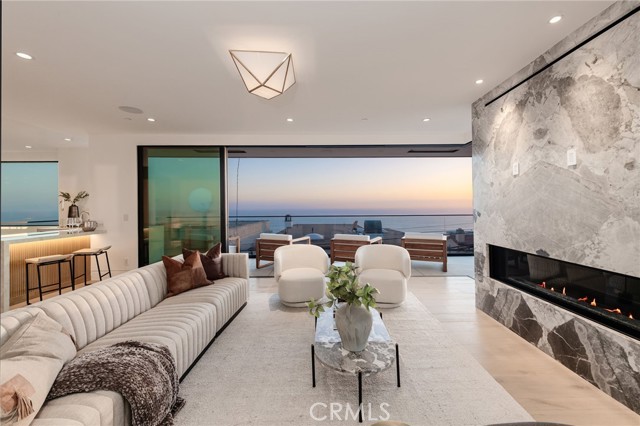 316 32nd Street, Manhattan Beach CA: https://media.crmls.org/medias/ef609ebe-0fcb-4a64-9032-2394c3a8f088.jpg