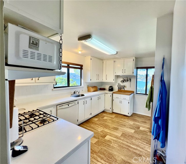 10431 Edgewater Drive, Kelseyville CA: https://media.crmls.org/medias/ef613cf9-8f9f-4f79-b7e0-55d15af1a440.jpg