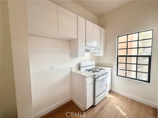 Detail Gallery Image 3 of 7 For 10531 Lakeside #J,  Garden Grove,  CA 92840 - 1 Beds | 1 Baths