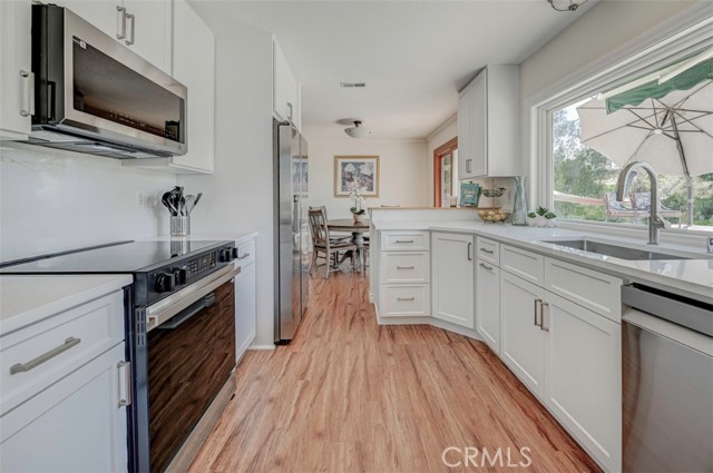 Detail Gallery Image 14 of 70 For 26586 via Noveno, Mission Viejo,  CA 92691 - 4 Beds | 3 Baths