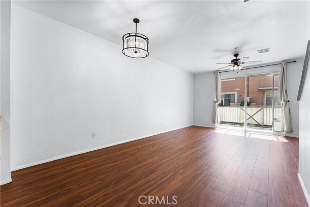 500 N Willowbrook Avenue, Compton CA: https://media.crmls.org/medias/ef63b3ab-98ba-49f9-8cc1-4c2304042a01.jpg