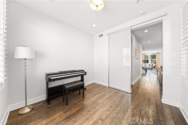 9 Compass Court, Aliso Viejo CA: https://media.crmls.org/medias/ef63f23a-6552-4aa1-a69d-2ba525249b66.jpg
