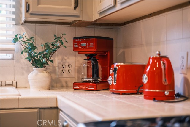 265 N Mar Vista Avenue, Pasadena CA: https://media.crmls.org/medias/ef646f2b-9d89-4512-a4d1-6833cceb607c.jpg