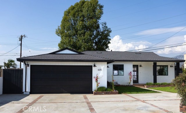 605 W Gaillard