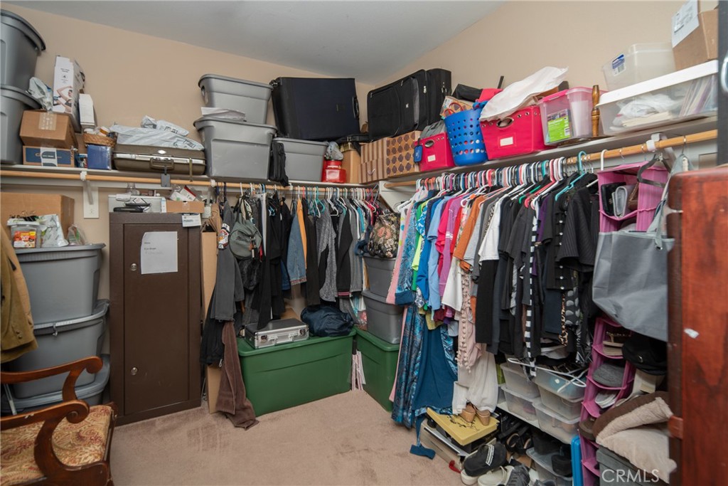 https://media.crmls.org/medias/ef64afed-a634-4892-8f17-d10cfed787cf.jpg?preset=X-Large