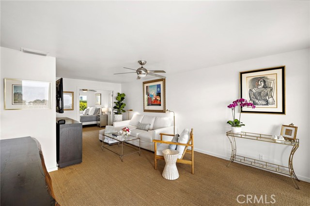 21702 Ocean Vista Drive, Laguna Beach CA: https://media.crmls.org/medias/ef6604f8-9a56-4c67-a200-f6d20c802a03.jpg