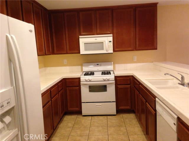 Detail Gallery Image 5 of 8 For 15601 Lasselle St #11,  Moreno Valley,  CA 92551 - 2 Beds | 2/1 Baths