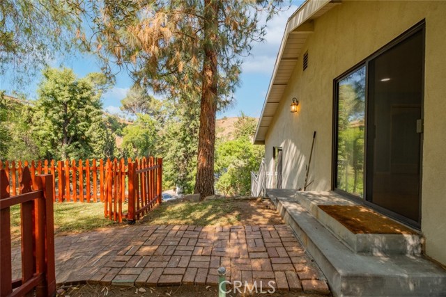 9530 Wheatland Avenue, Shadow Hills CA: https://media.crmls.org/medias/ef66686f-2b6f-4cd5-a47c-e1395407f210.jpg