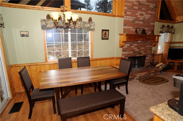 783 Thrush Drive, Big Bear Lake CA: https://media.crmls.org/medias/ef666925-13fb-46bb-84e1-e2a4f8cfeeff.jpg