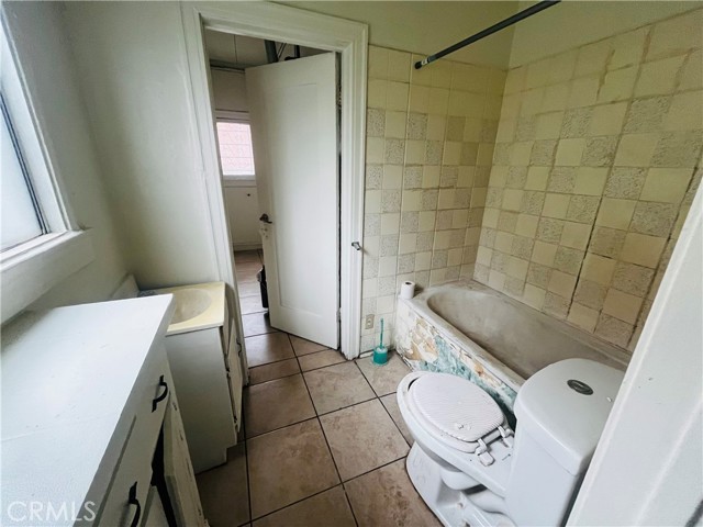 Detail Gallery Image 20 of 21 For 6325 S Figueroa St, Los Angeles,  CA 90003 - – Beds | – Baths