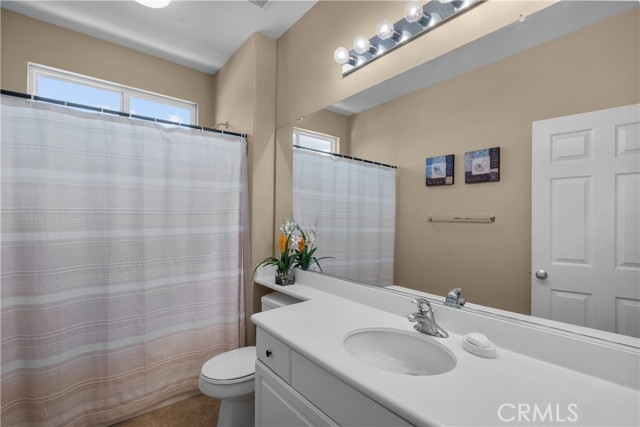 29266 Mission Trail Lane, Valencia CA: https://media.crmls.org/medias/ef671aa7-a55e-4e63-8c04-ea9e783a1508.jpg