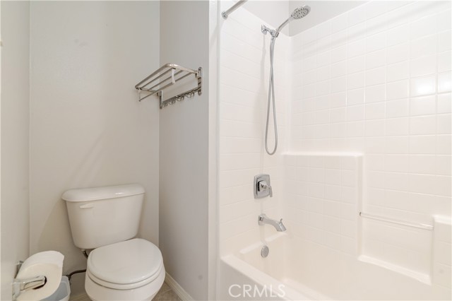 Detail Gallery Image 28 of 55 For 12017 Rock Creek Ct, Hawthorne,  CA 90250 - 4 Beds | 2/1 Baths