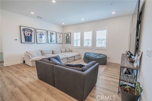 Detail Gallery Image 20 of 58 For 29768 Camino La Perdiz, Valencia,  CA 91354 - 5 Beds | 5 Baths