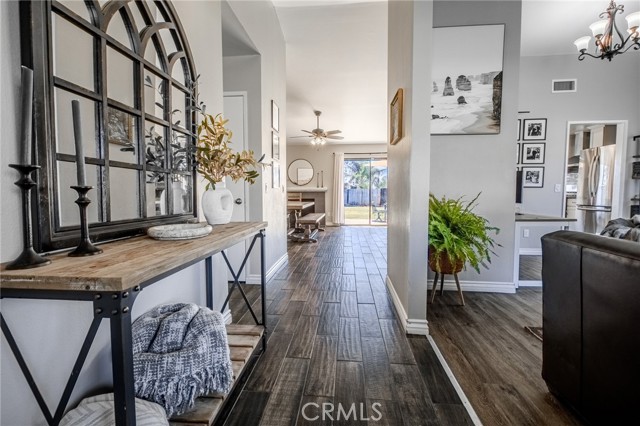 Detail Gallery Image 3 of 30 For 5829 Quiroz, Jurupa Valley,  CA 92509 - 3 Beds | 2 Baths