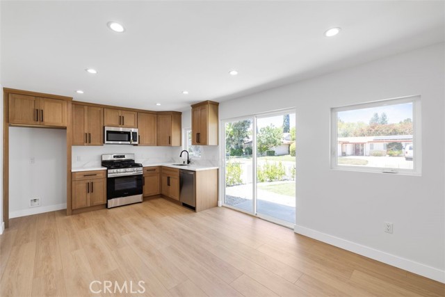 Detail Gallery Image 27 of 38 For 22306 Marlin Pl, Canoga Park,  CA 91303 - 4 Beds | 3 Baths