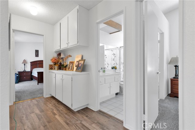 Detail Gallery Image 12 of 33 For 12439 Glennaire Pl, Victorville,  CA 92395 - 2 Beds | 2 Baths