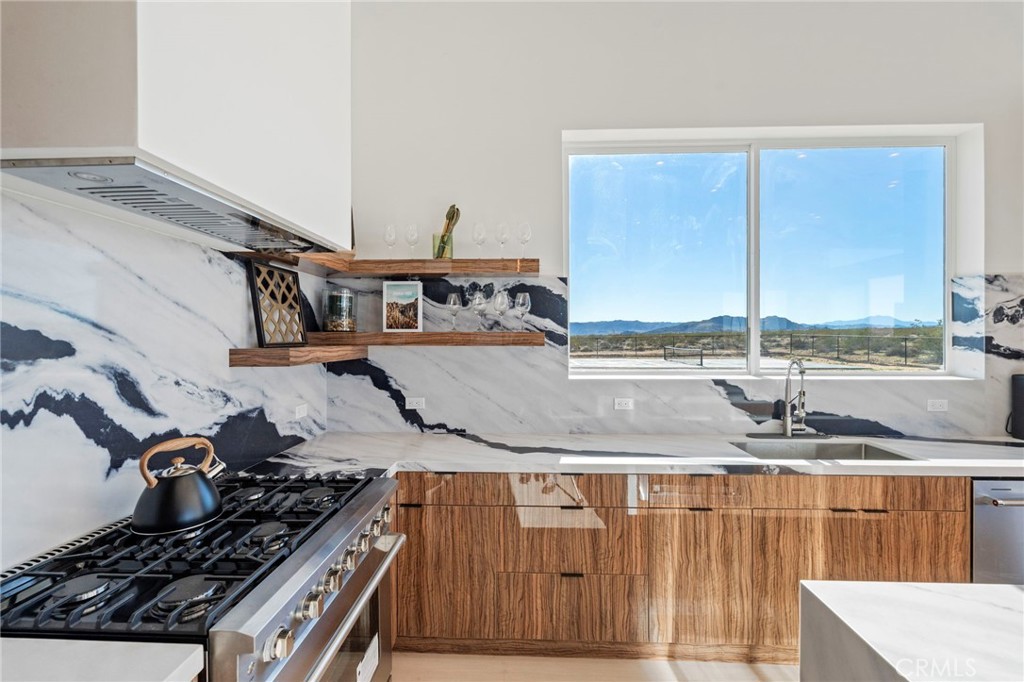 MLS #OC25274314 image #10