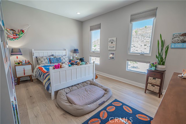 27871 Screenplay Place, Valencia CA: https://media.crmls.org/medias/ef698265-0dcc-4550-b29d-080a6ebdec57.jpg