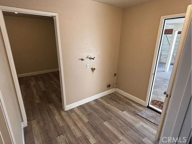 Detail Gallery Image 13 of 22 For 1859 S Karen Ave, Fresno,  CA 93727 - 4 Beds | 2/1 Baths