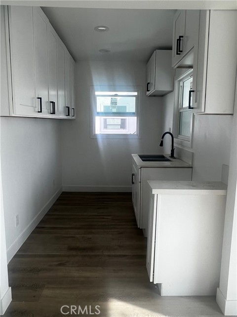 Detail Gallery Image 3 of 8 For 1125 43rd St, Los Angeles,  CA 90037 - 2 Beds | 2 Baths
