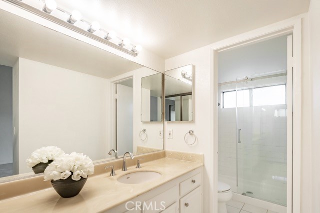 https://media.crmls.org/medias/ef6a41d0-8468-4eae-8a51-15308448ded5.jpg?preset=X-Large