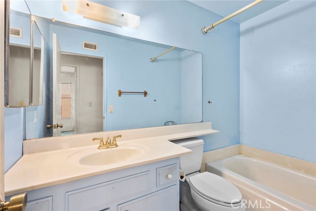 Detail Gallery Image 21 of 29 For 26815 Lugar De Oro Dr, Valencia,  CA 91354 - 3 Beds | 2 Baths