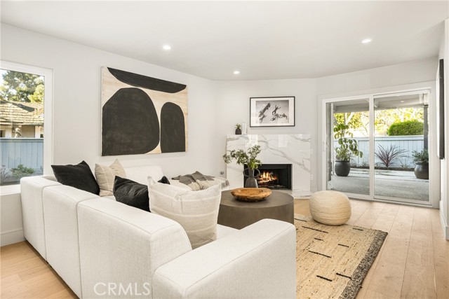 11 Thunder Trail, Irvine CA: https://media.crmls.org/medias/ef6a879c-8bec-4efc-8310-299c7f07dc5e.jpg
