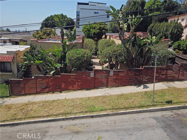 Detail Gallery Image 3 of 9 For 1325 Douglas St, Los Angeles,  CA 90026 - – Beds | – Baths