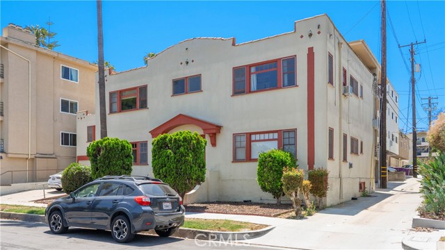 207 Mira Mar Avenue, Long Beach CA: https://media.crmls.org/medias/ef6bea88-6cd3-4936-92ae-448534a3a3f4.jpg