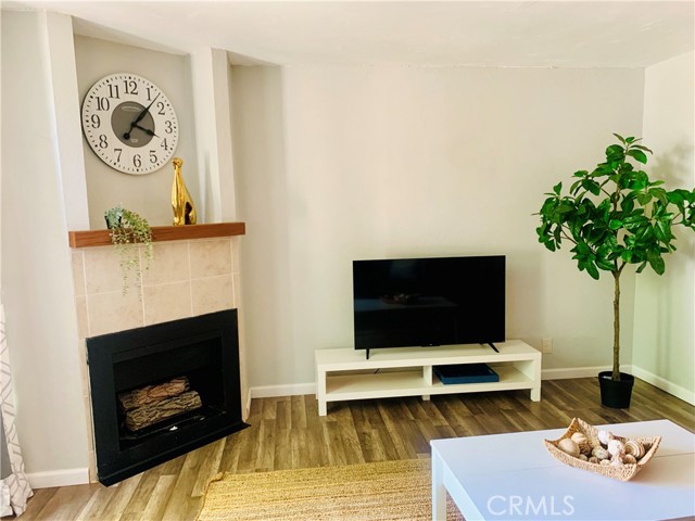 4919 N Millbrook Avenue, Fresno CA: https://media.crmls.org/medias/ef6c5971-6f7e-44d9-9fc6-1b89843d00cf.jpg
